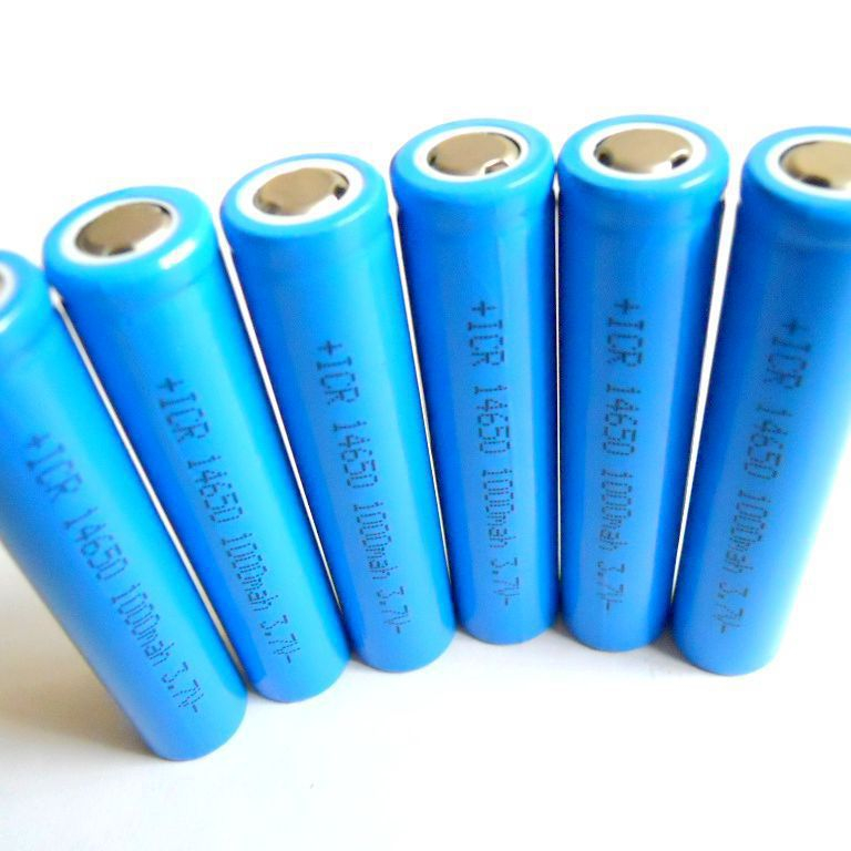 為盈利非法拆解廢鉛蓄電池，污染環(huán)境遭懲罰，傻了吧？